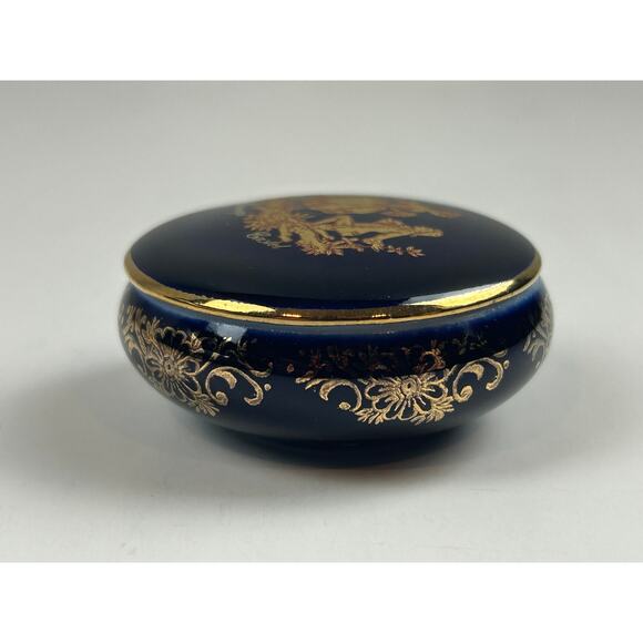 Limoges Castel Cobalt Blue Trinket Box Courting Couple 22K Gold France - Picture 3 of 9
